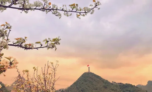 Tour miền Bắc mùa Đông 3N2Đ - Hà Nội – Quản Bạ – Yên Minh – Cột cờ Lũng Cú – Lô Lô Chải – Phố cổ Đồng Văn